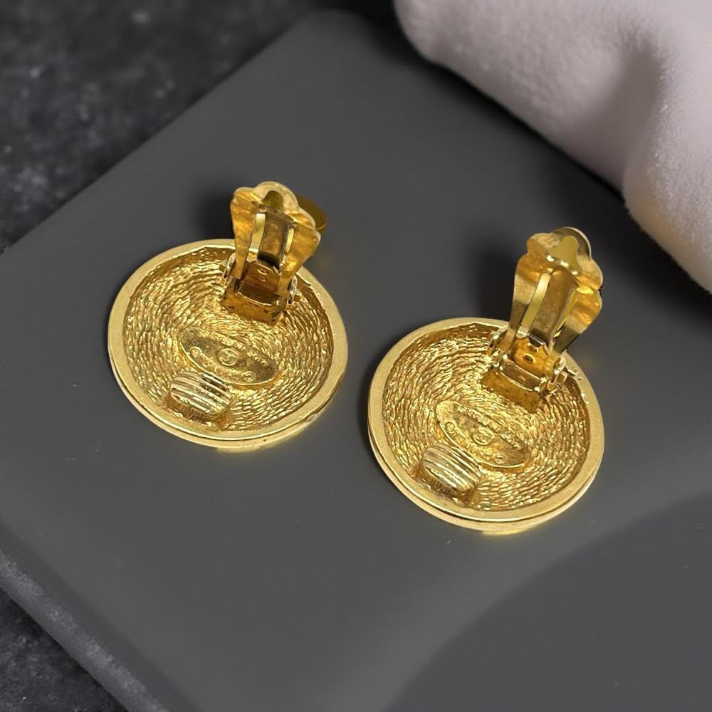 Chanel Vintage Gold plated clip on earrings - Picture 3 of 8